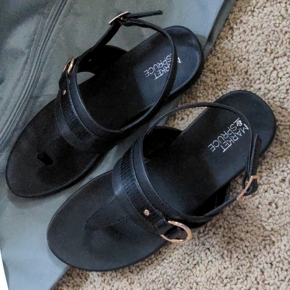 April Footbed Thong Sandal